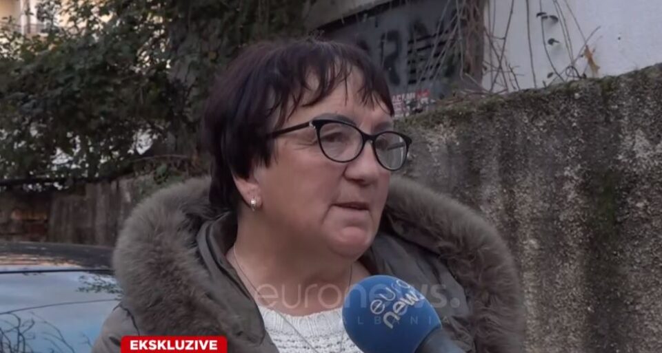 Goditi me grusht Berishën, flet per here te pare nëna e Gert Shehut: Djali është